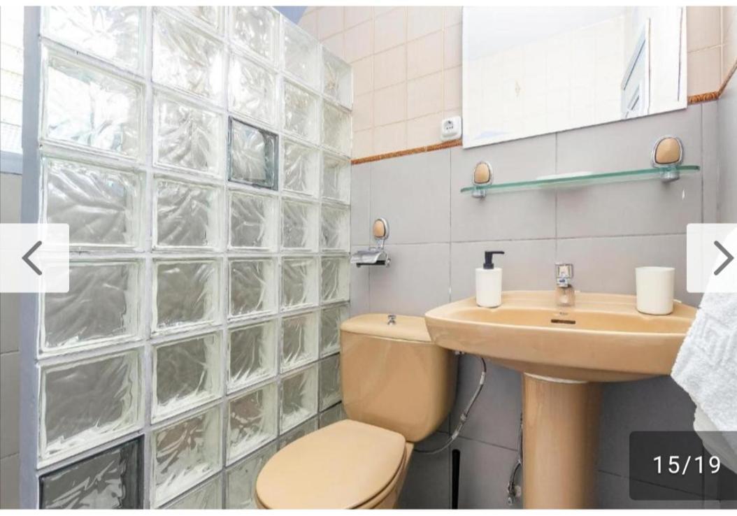 Apartamentos Carihuela Торремолінос Екстер'єр фото